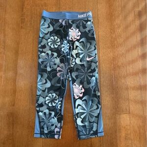 Girls Nike Pro Floral Cropped  Leggings
